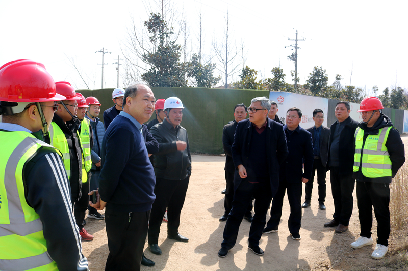 金寨縣委常委、常務(wù)副縣長汪洪濤一行到史河（金寨段）防洪提升工程-7#防汛大橋項目調(diào)研